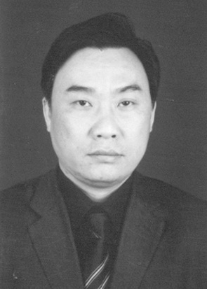 黄爱平 